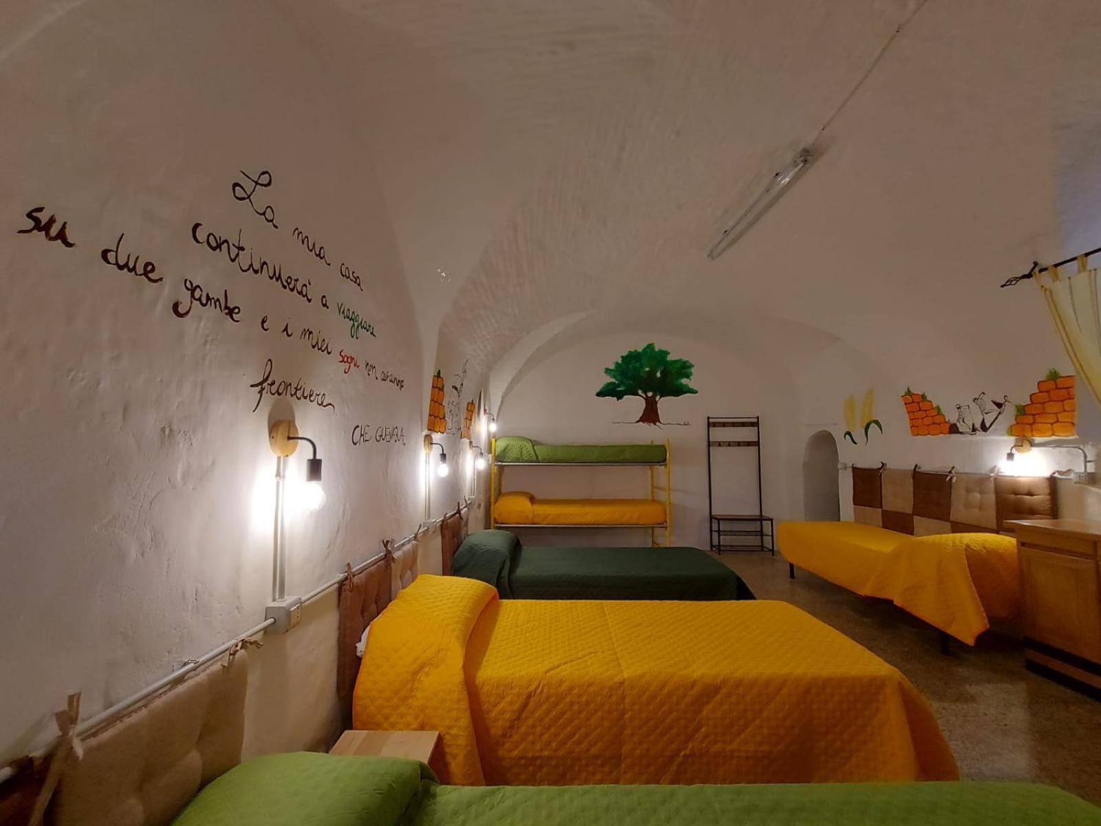 Lupus In Fabula Hostel Miglionico Екстериор снимка